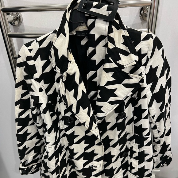 Large herringbone patter Zara trench - Picture 1 of 2